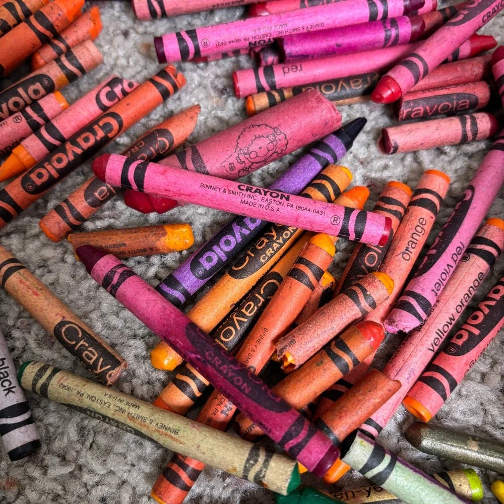 Vintage Crayola Crayon Lot Binney & Smith 1lb 12oz Mixed Colors Made in USA
